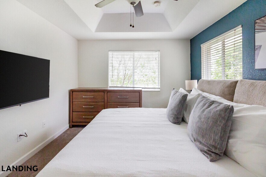 Building Photo - 1140 SE 24th Rd