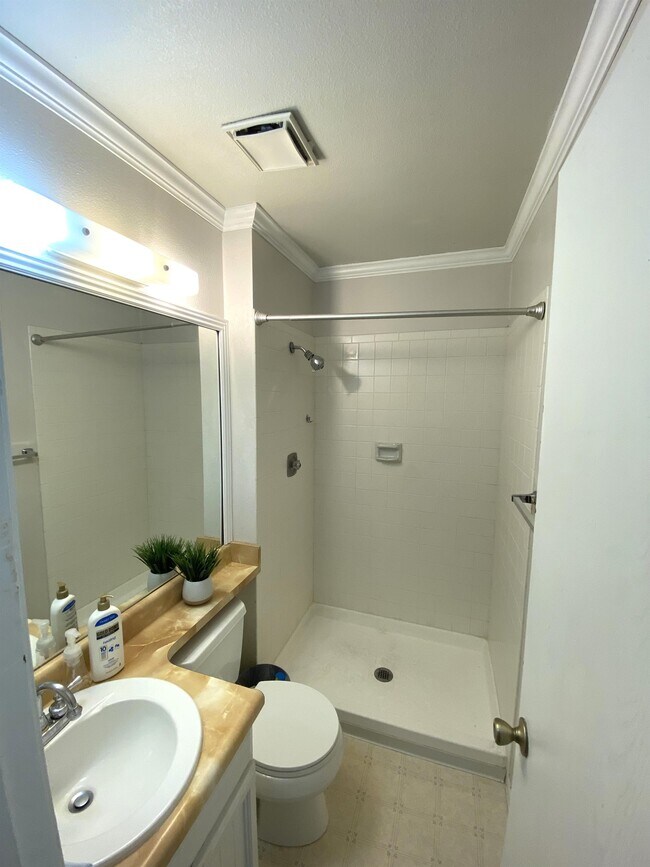 Building Photo - 6526 Charter Dr