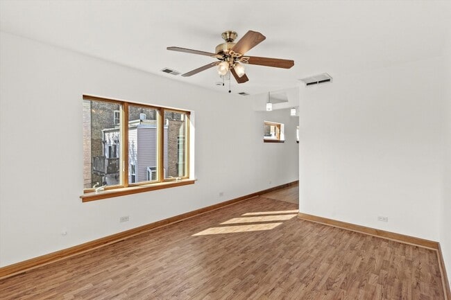 Building Photo - 911 N Fairfield Ave