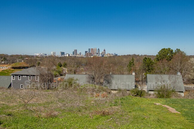 Building Photo - 323 Englewood Ave SE