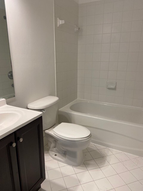 Building Photo - 2721 SE 12th Plz