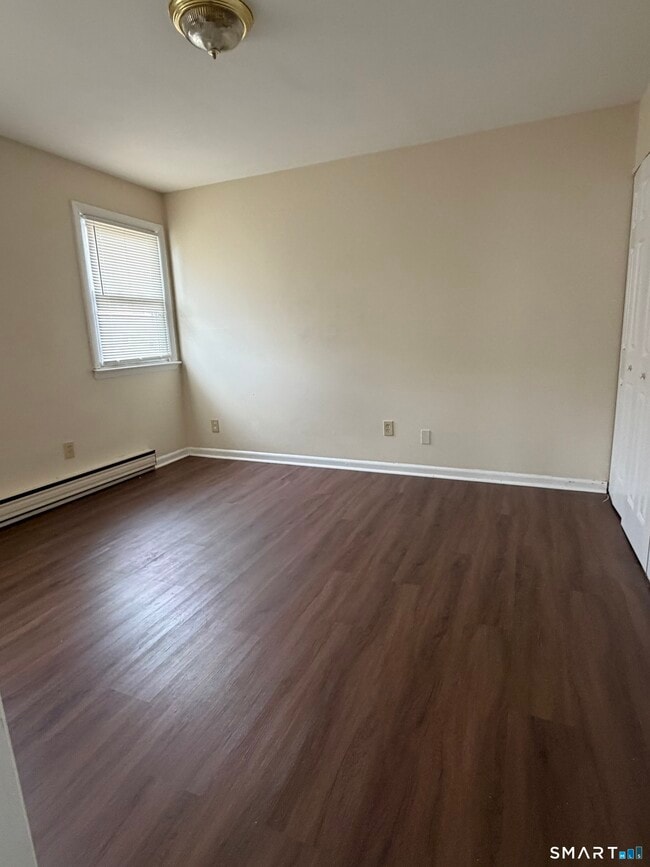 Building Photo - 179 Elm St