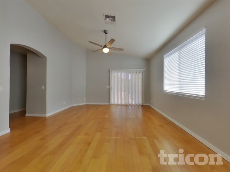 Building Photo - 17220 W Lundberg St