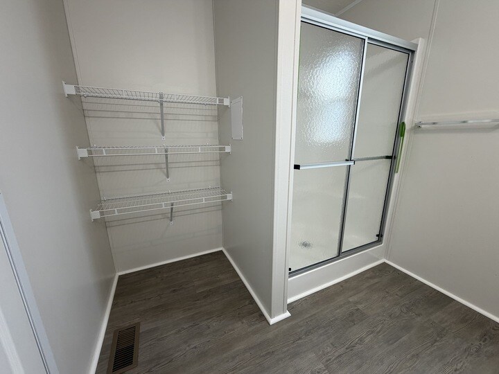 Building Photo - 15386 Danseur Dr