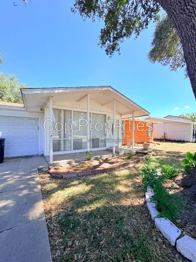 Building Photo - 4503 Eisenhauer Rd
