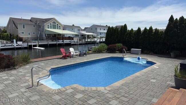 Building Photo - 206 Pointe Dr