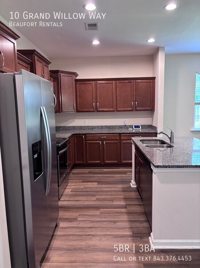 Building Photo - 10 Grand Willow Way