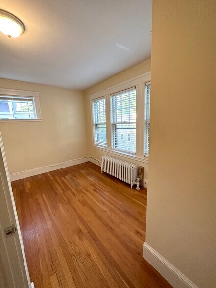 Building Photo - 7 Stedman St