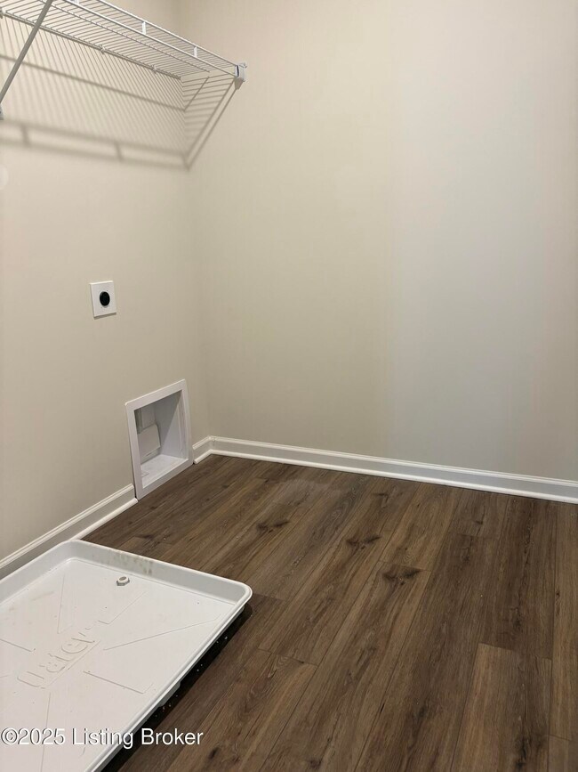 Building Photo - 16817 Aiken Rdg Cir