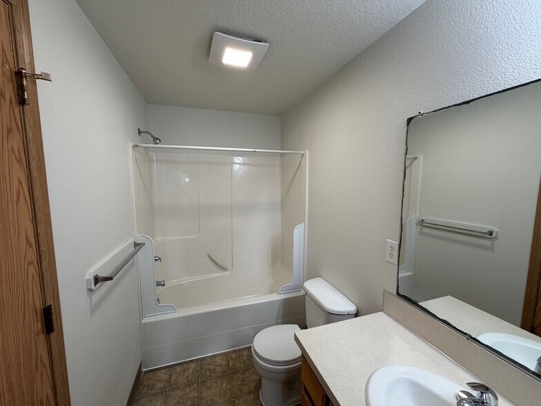 Building Photo - 1139 2nd St NW