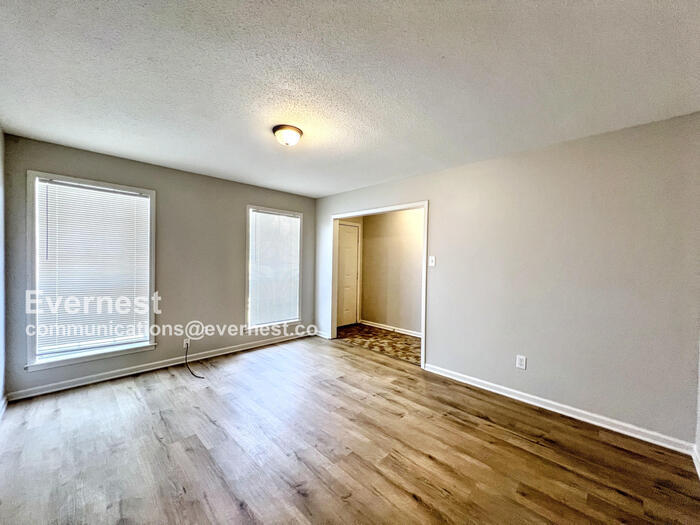 Building Photo - 5697 Tulip Tree Dr