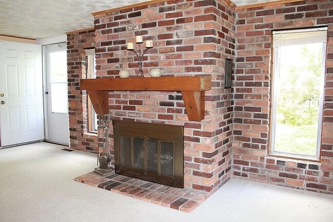 Building Photo - 655 Robinwood Dr