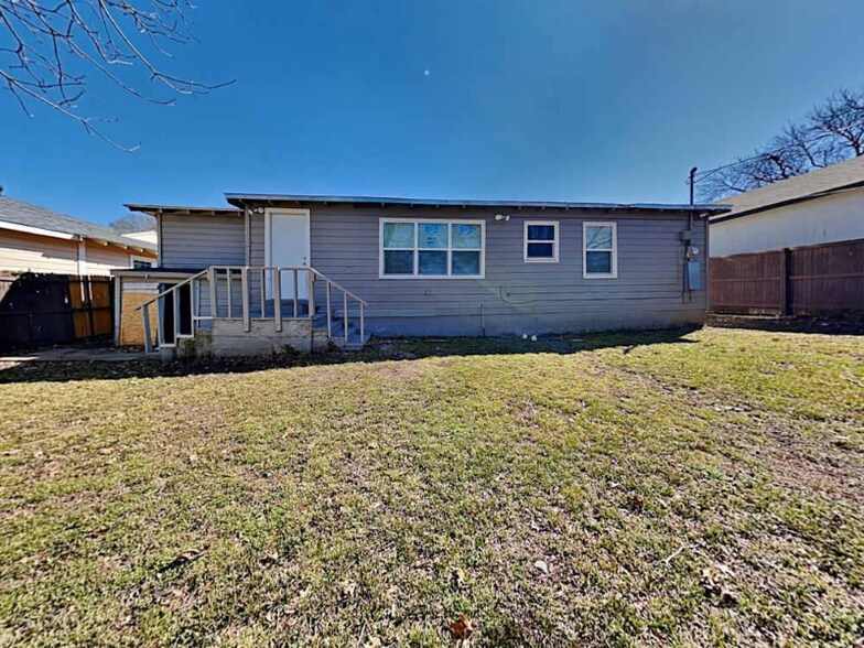 Building Photo - 4600 Odessa Ave