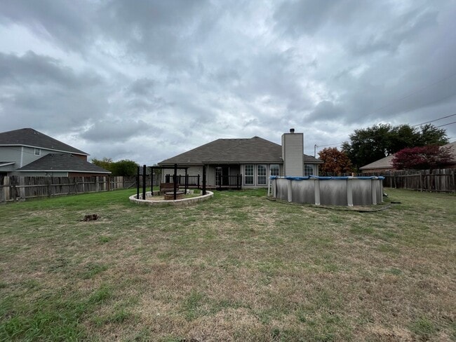 Building Photo - 2010 Shadow Ridge Rd