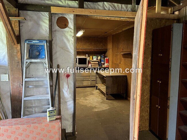 Building Photo - Wonderful corner lot home.