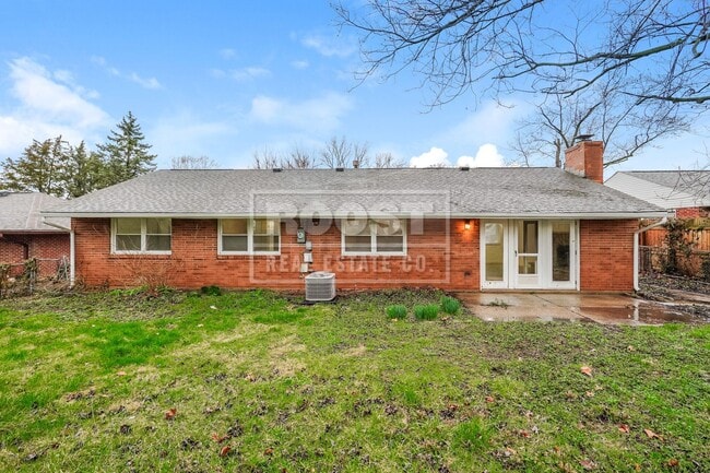 Building Photo - 4 Bed 2 Bath Home Available in Reynoldsburg!