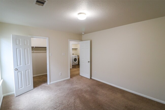 Building Photo - 10638 Dawn Pine Forest Trail