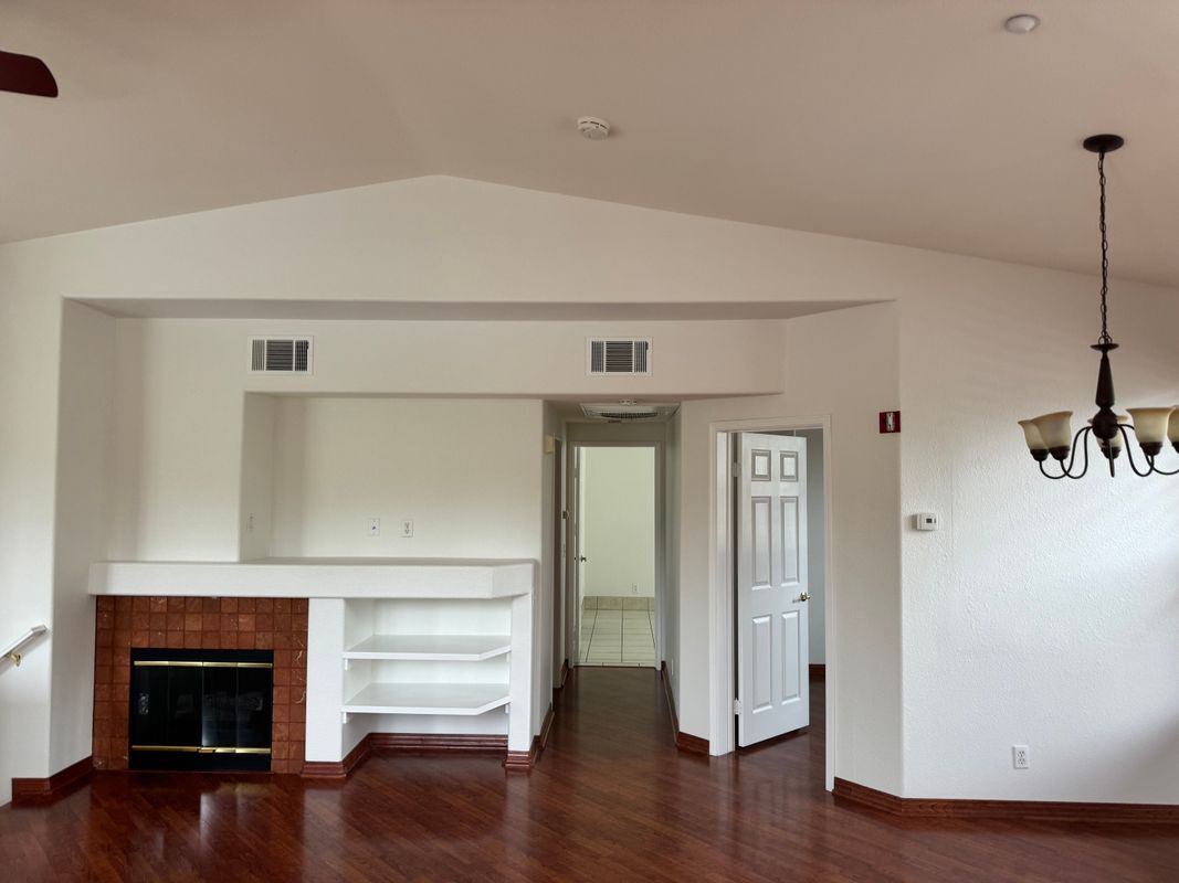 Building Photo - 606 Larkridge