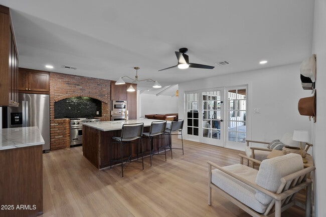 Building Photo - 10848 N 66th St