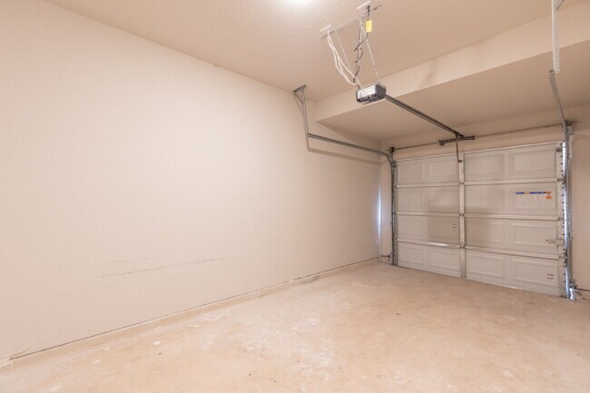 Building Photo - 8723 Key Windy Way