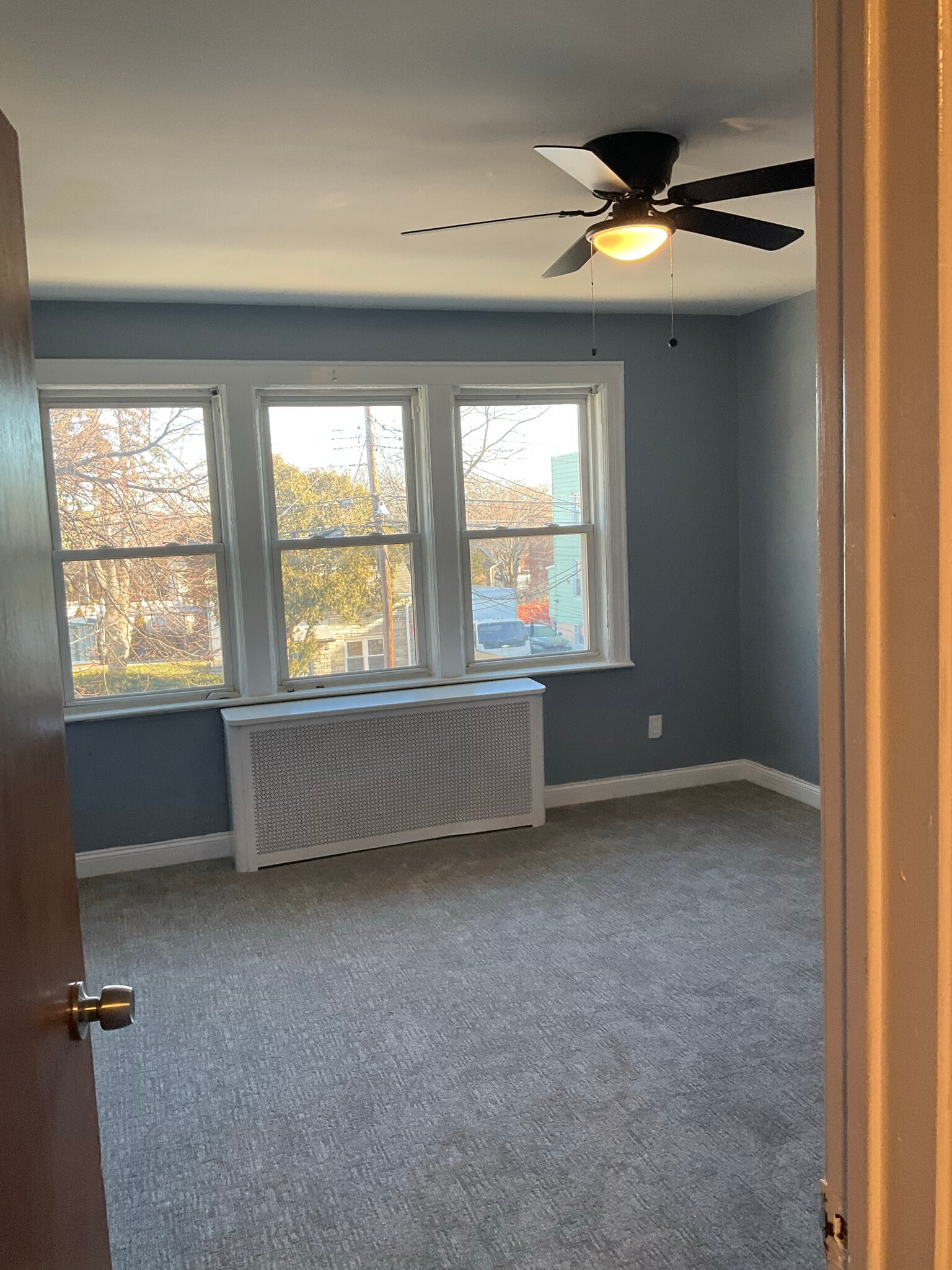 Door apt 2 room 1 - 4137 Boyd Ave