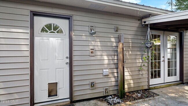 Building Photo - 3926 Sabal St