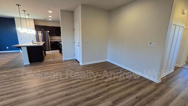 Building Photo - 7052 Diversey Dr