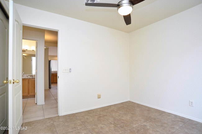 Building Photo - 2633 W Cezanne Cir