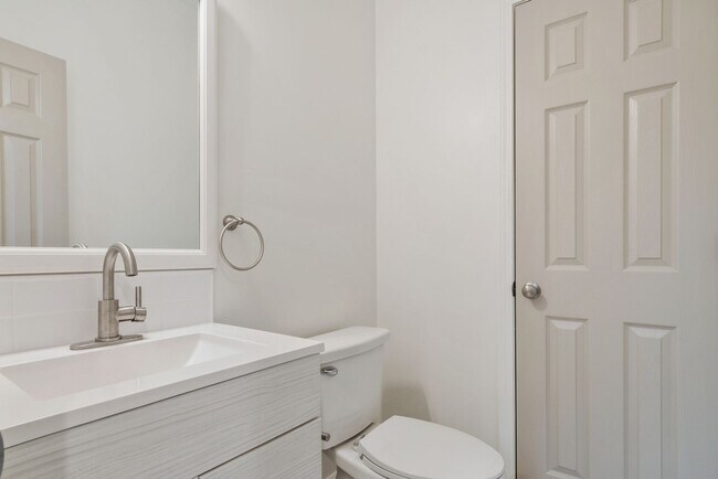 Building Photo - Newly renovated 2BD/2.5BA with off street parking and private yard.