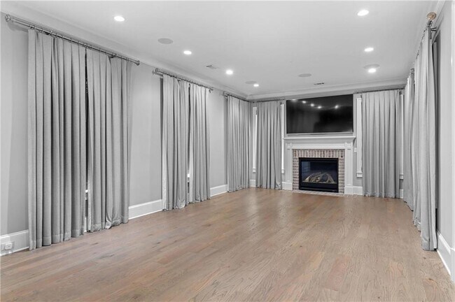 Building Photo - 1685 Mt Paran Rd NW
