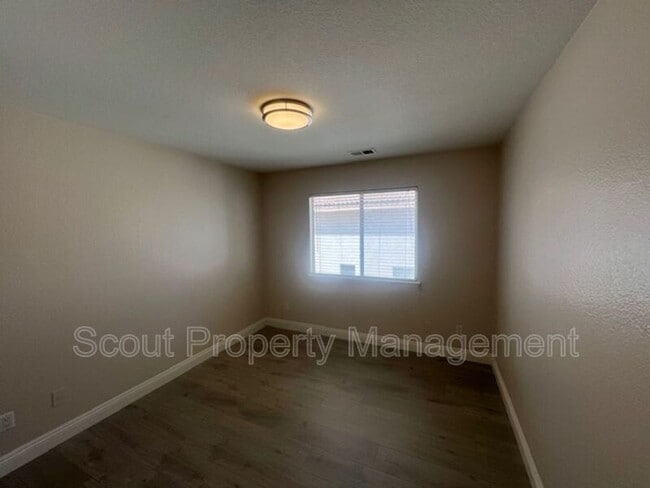 Building Photo - 33309 Morning View Dr