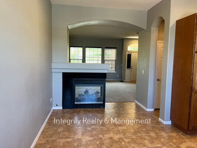 Building Photo - 1496 Royal Troon Dr