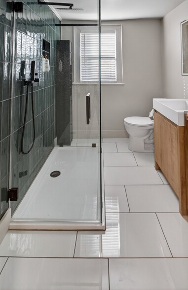 Building Photo - 38 Hamilton St