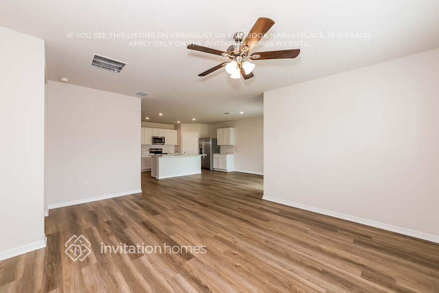 Building Photo - 8013 Majestic Palms Ct