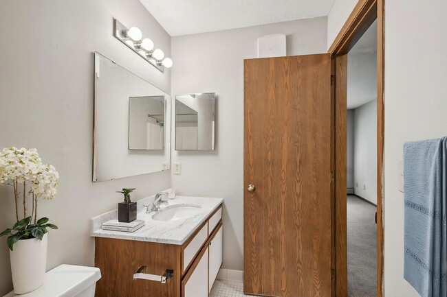 Interior Photo - Cloverleaf Park