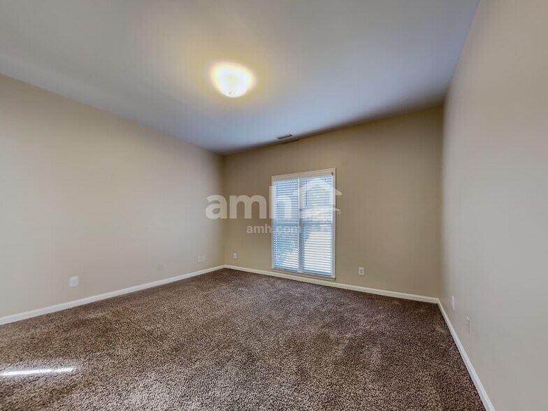 Building Photo - 7270 Wyngate Dr