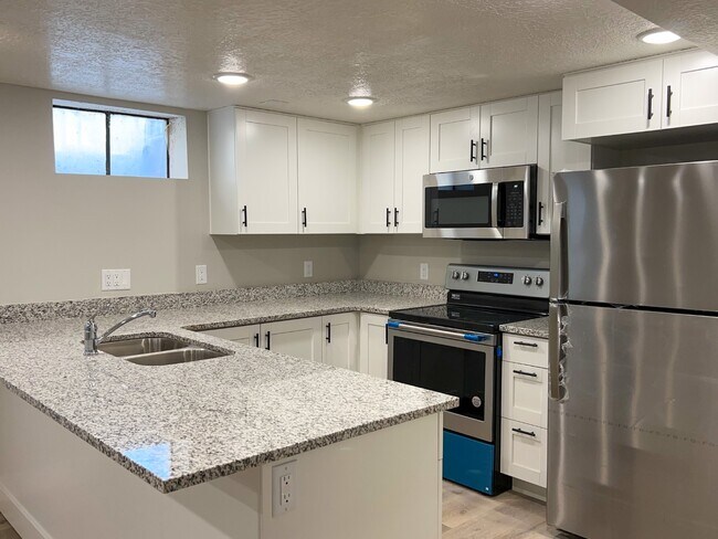 Building Photo - 702 N 100 W