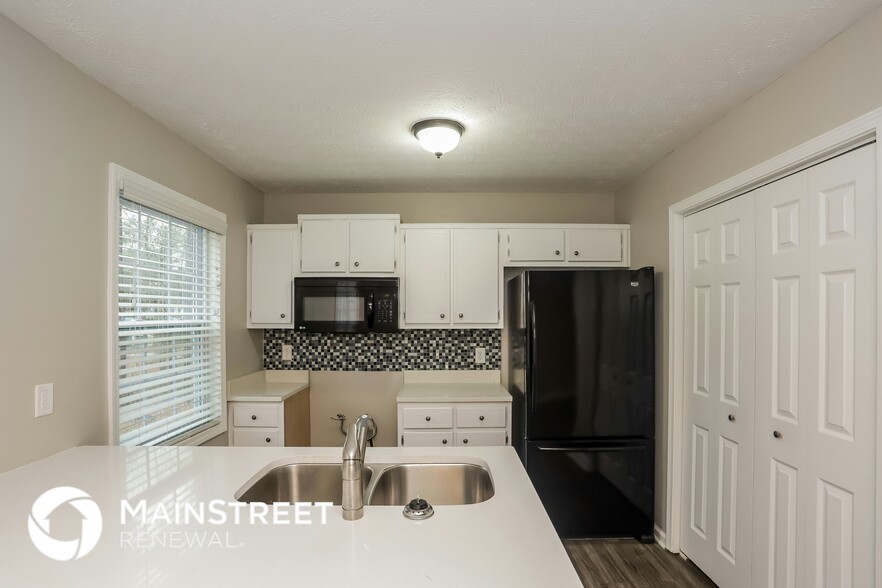 Building Photo - 285 Adelene Way