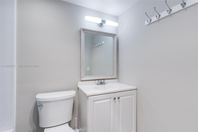 Building Photo - 1651 NE 115th St