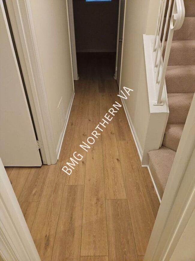 Building Photo - 9103 Vosger Ct