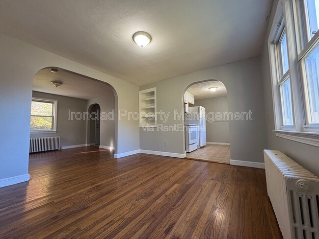 Building Photo - 600 Wadsworth St