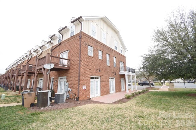 Building Photo - 2405 Bonterra Blvd