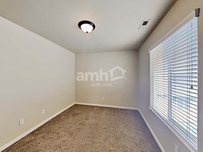 Building Photo - 4778 Wilson Way