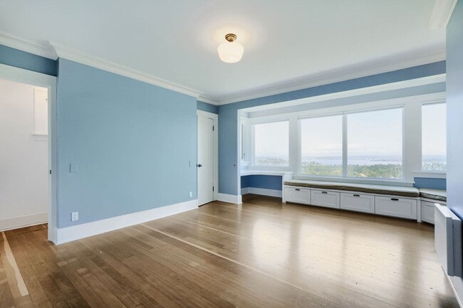 Building Photo - Capitol Hill View Home