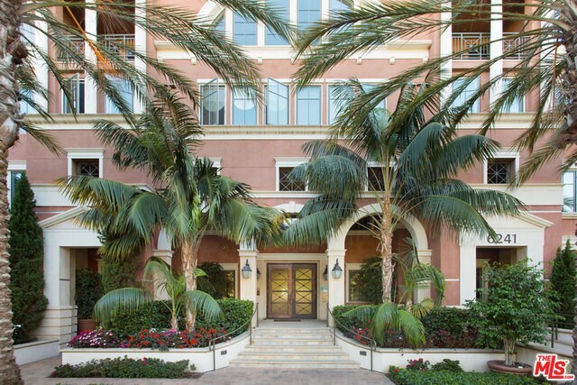 Building Photo - 6241 Crescent Park W