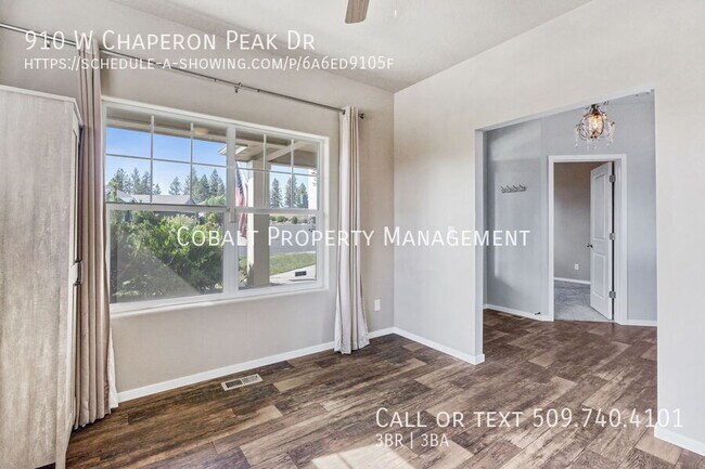 Building Photo - 910 W Chaperon Peak Dr