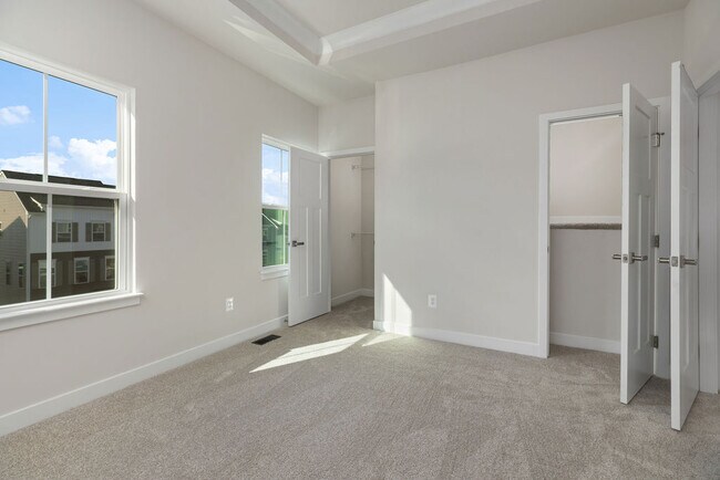 Building Photo - 4677 Drysdale St