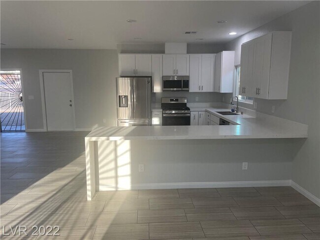 Building Photo - 4966 Andover Dr