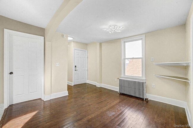 Building Photo - 156 Beech St