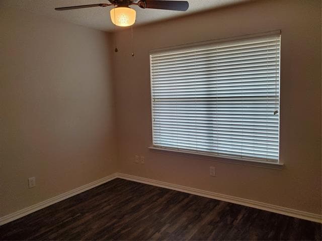 Building Photo - 5005 Boxwood Ln